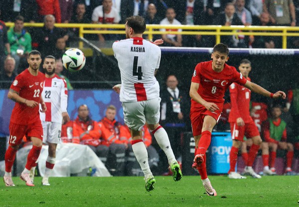 EURO 2024: Vũ khí sút xa lên ngôi ở lượt trận đầu tiên