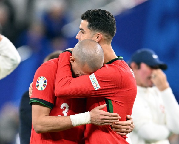 Pepe và Ronaldo: Những giọt nước mắt và sự kết thúc của một kỷ nguyên