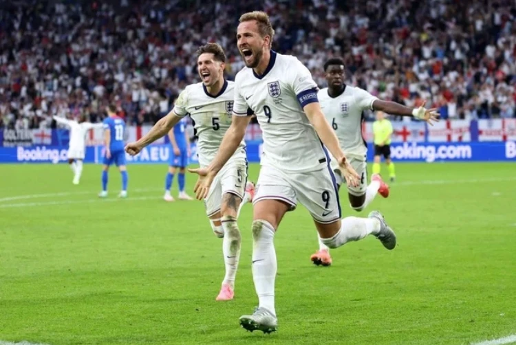Slovakia thua ngược quá đau đớn, đội tuyển Anh dở tệ vẫn vào tứ kết đấu Thụy Sĩ