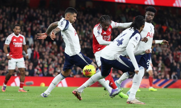 Arsenal áp đảo hoàn toàn, thắng đậm Tottenham: Liverpool bị ‘hít khói’ trong cuộc đua vô địch