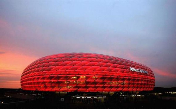 Bayern Munich sẽ phải chơi trên sân nhà không khán giả
