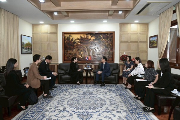 Chủ tịch FAT xin lỗi nhân dân Việt Nam tại cuộc gặp Đại sứ Việt Nam tại Thái Lan