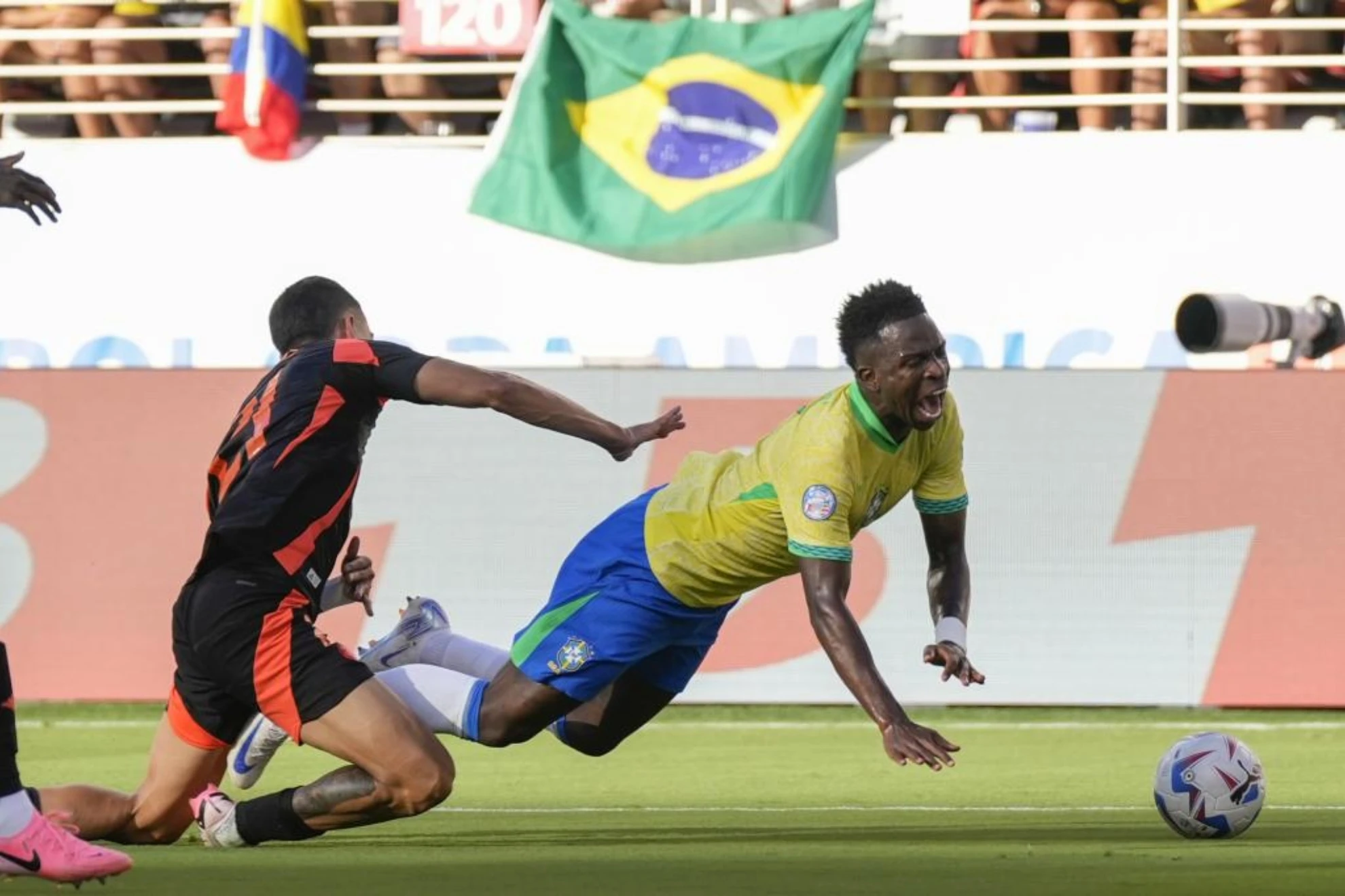 Copa America 2024: HLV đội tuyển Brazil tố cáo trọng tài tiêu cực