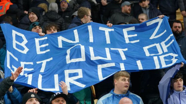 Everton hết kiên nhẫn với Rafael Benítez