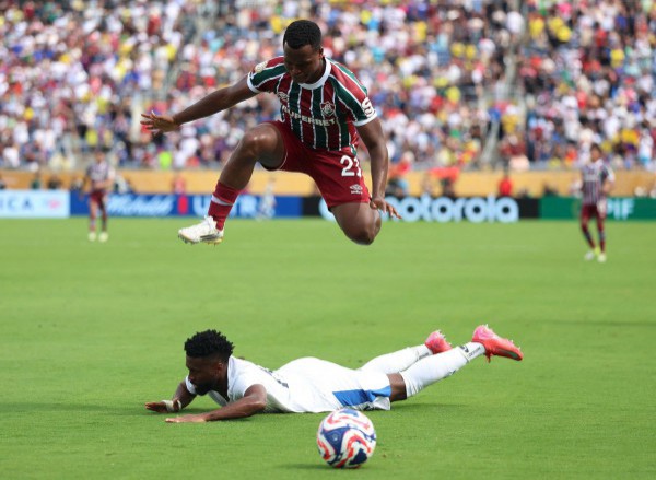 Fluminense đấu cả châu Âu Fluminense đấu cả châu Âu
