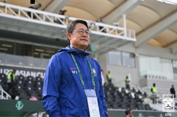 HLV Hàn Quốc đau đớn vì cầu thủ mất tinh thần dẫn đến bại trận, HLV Nhật Bản tuyên bố cứng
