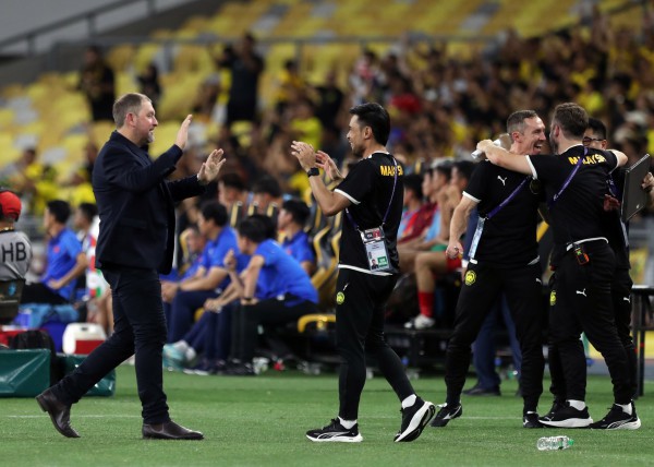 HLV Malaysia hứng bão chỉ trích vì ‘dám’ tuyên bố sẽ không bị AFC xử thua đội tuyển Việt Nam