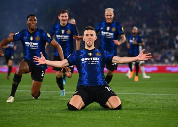 Inter đánh bại Juve kịch tính, giành Coppa Italia