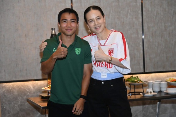 Madam Pang sốt ruột tăng tiền thưởng 4 tỉ đồng cho đội tuyển Thái Lan trước trận sống còn