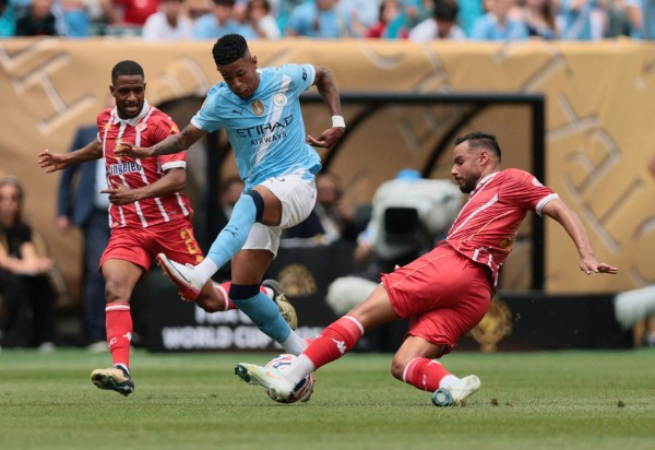 Man.City âm thầm làm lại