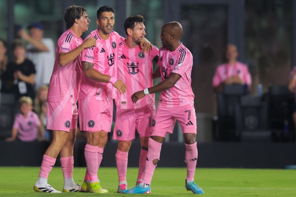 Messi ghi cú đúp siêu phẩm, Inter Miami trở lại đường đua vô địch MLS Messi ghi cú đúp siêu phẩm, Inter Miami trở lại đường đua vô địch MLS