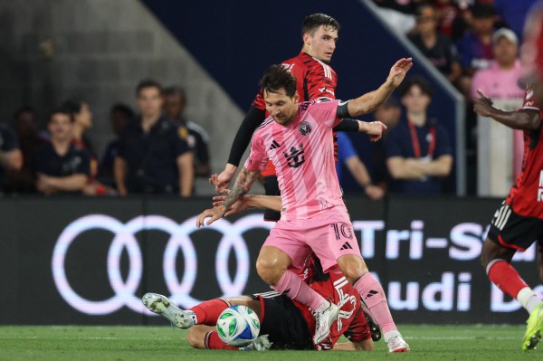 Messi ghi cú đúp và kiến tạo ảo diệu, Inter Miami thắng ngoạn mục trở lại