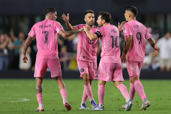 Messi lập cú đúp ‘tuyệt đối điện ảnh’, Inter Miami vào chung kết Leagues Cup ngoạn mục