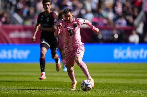 Messi tạo cơn sốt giá vé tại Mỹ, thông điệp của Ronaldo về cú đúp vô địch