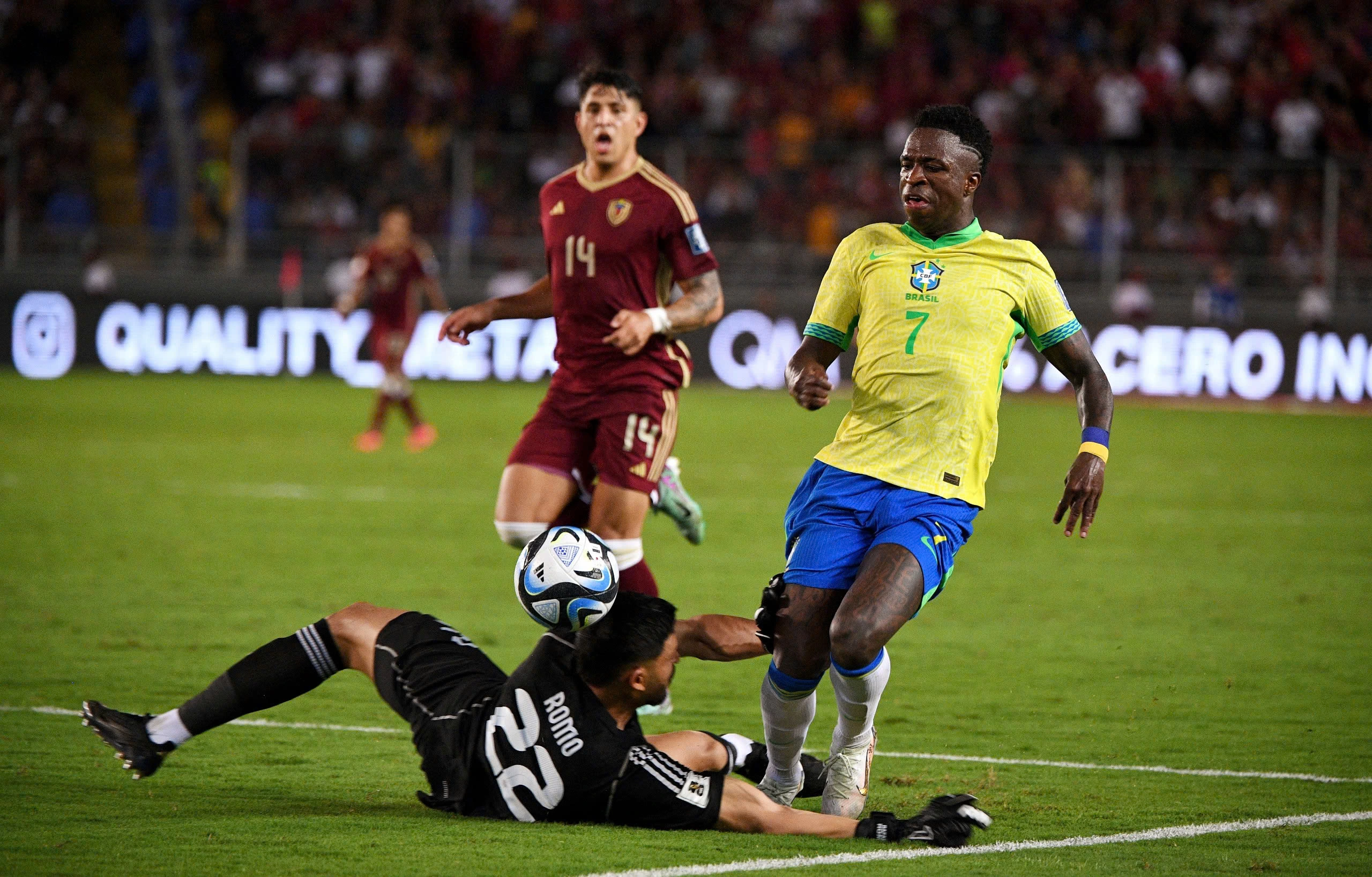 Nghịch lý của Vinicius ở đội tuyển Brazil