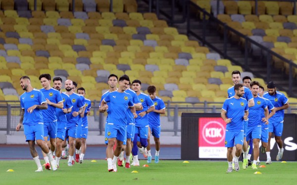 Nóng: Cảnh sát Malaysia chính thức điều tra hình sự vụ nhập tịch lậu, HLV Cklamovski bất ngờ lên tiếng