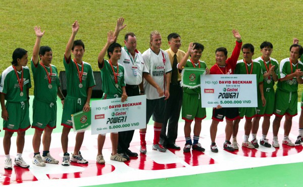 Nóng: Việt Nam miễn thị thực cho cầu thủ tốp 100 thế giới, ngôi sao nào từng ghé qua?