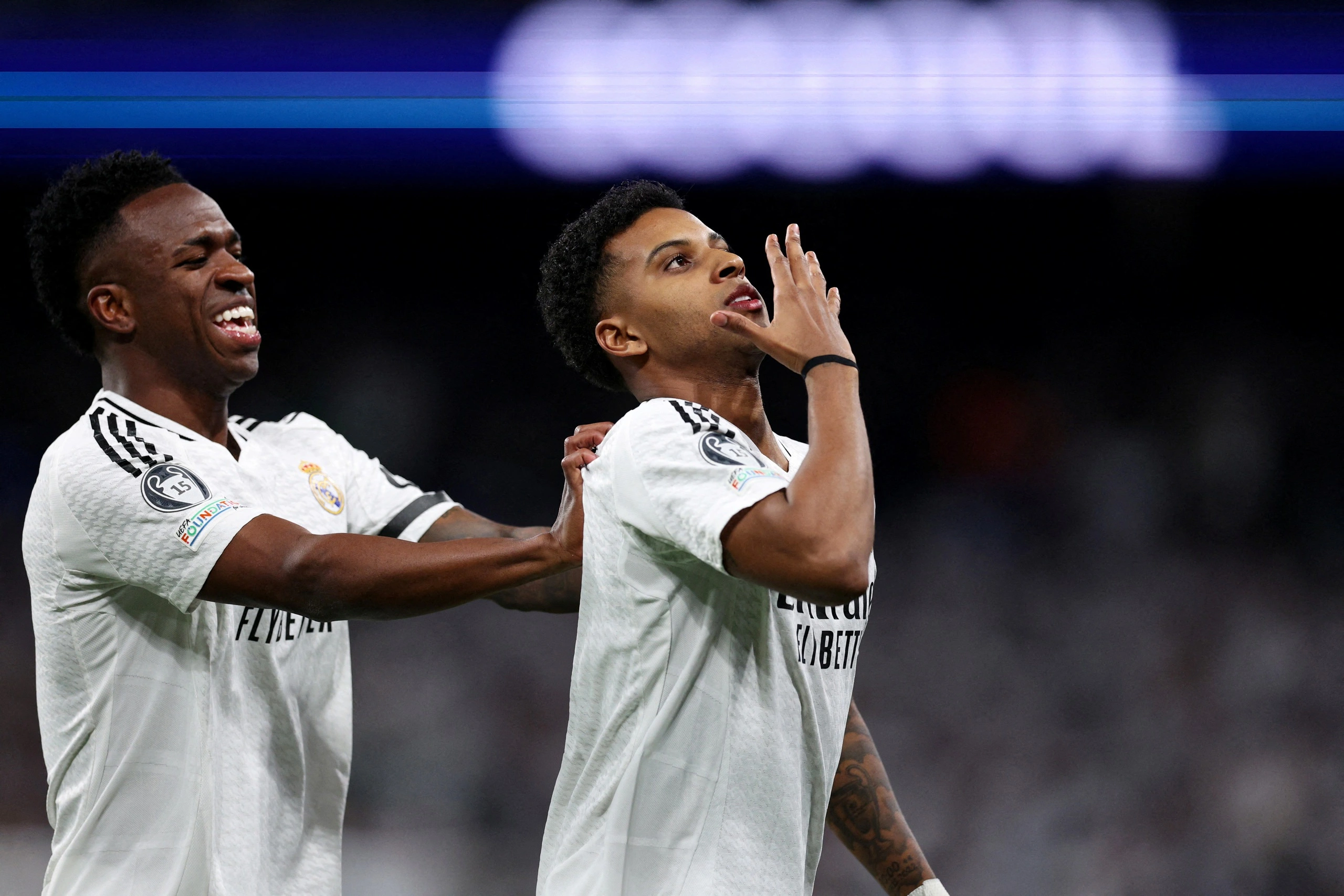 Real Madrid khẳng định đẳng cấp nhà vua Champions League, Arsenal thắng ‘7 sao’ Real Madrid khẳng định đẳng cấp nhà vua Champions League, Arsenal thắng ‘7 sao’