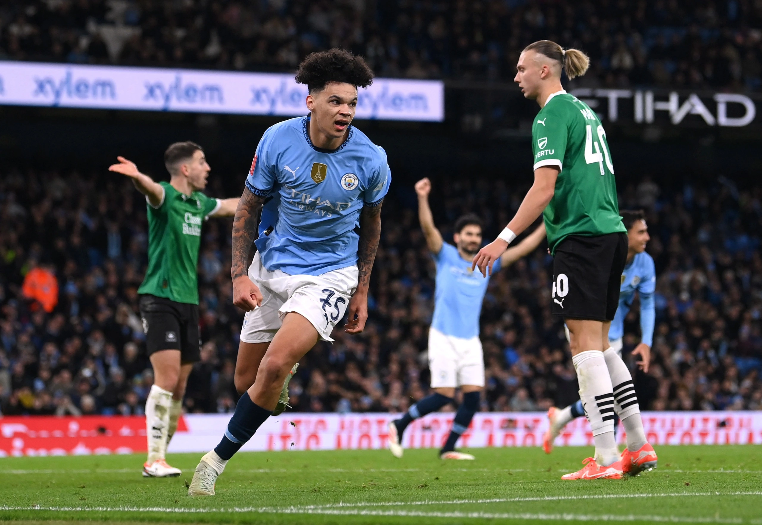 Real Madrid nhận cú sốc khiến HLV Ancelotti phải cảnh báo, Man City vượt khó Cúp FA Real Madrid nhận cú sốc khiến HLV Ancelotti phải cảnh báo, Man City vượt khó Cúp FA