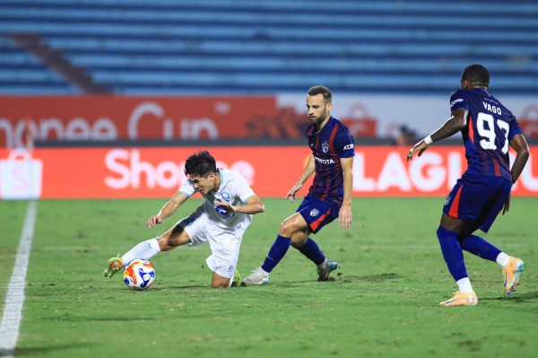 Sao nhập tịch Malaysia nói điều bất ngờ trận hòa Nam Định, vì sao Xuân Son vắng mặt?