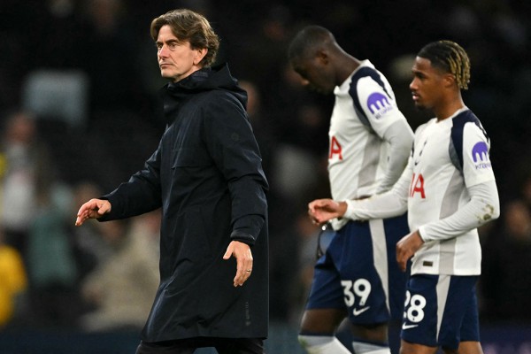 Tottenham và nỗi ám ảnh sân nhà