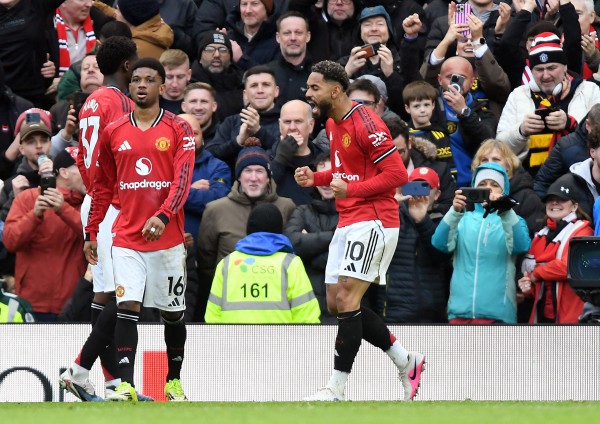 VAR gây tranh cãi, M.U đánh bại Aston Villa trận 