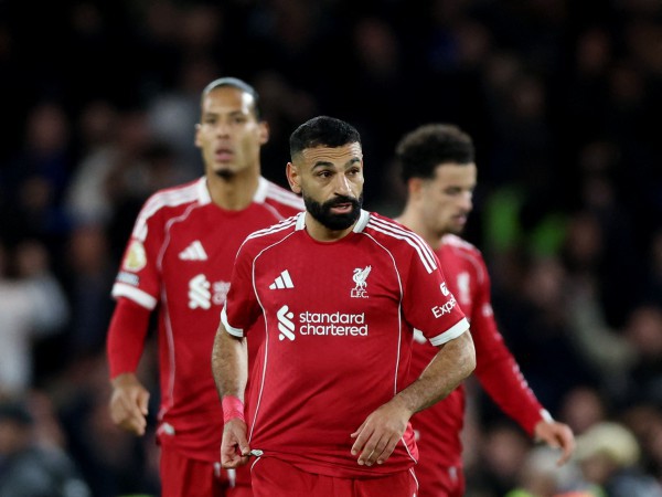 Van Dijk hóa ‘chú hề’, Liverpool thua đau Chelsea phút 90+5 và mất luôn ngôi đầu