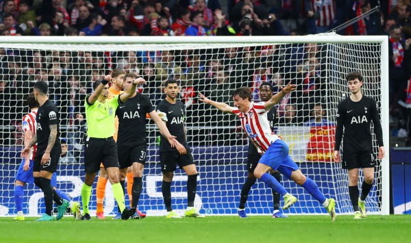 Vòng 16 đội Champions League: Liverpool và Tottenham thua 