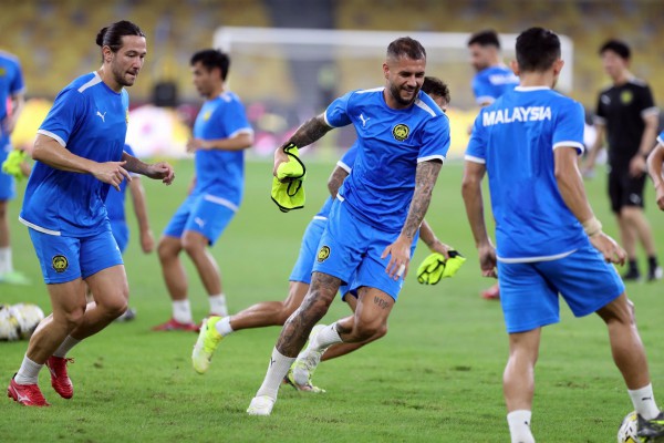 Vụ Malaysia nhập tịch lậu: FAM nên chấp nhận ‘số phận’, FIFA sẽ không dung túng