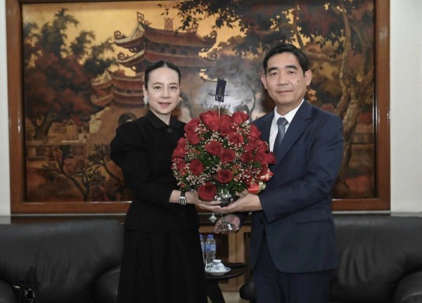 Đại sứ Việt Nam tại Thái Lan ghi nhận thiện chí của FAT và Madam Pang sau sự cố nhầm Quốc kỳ