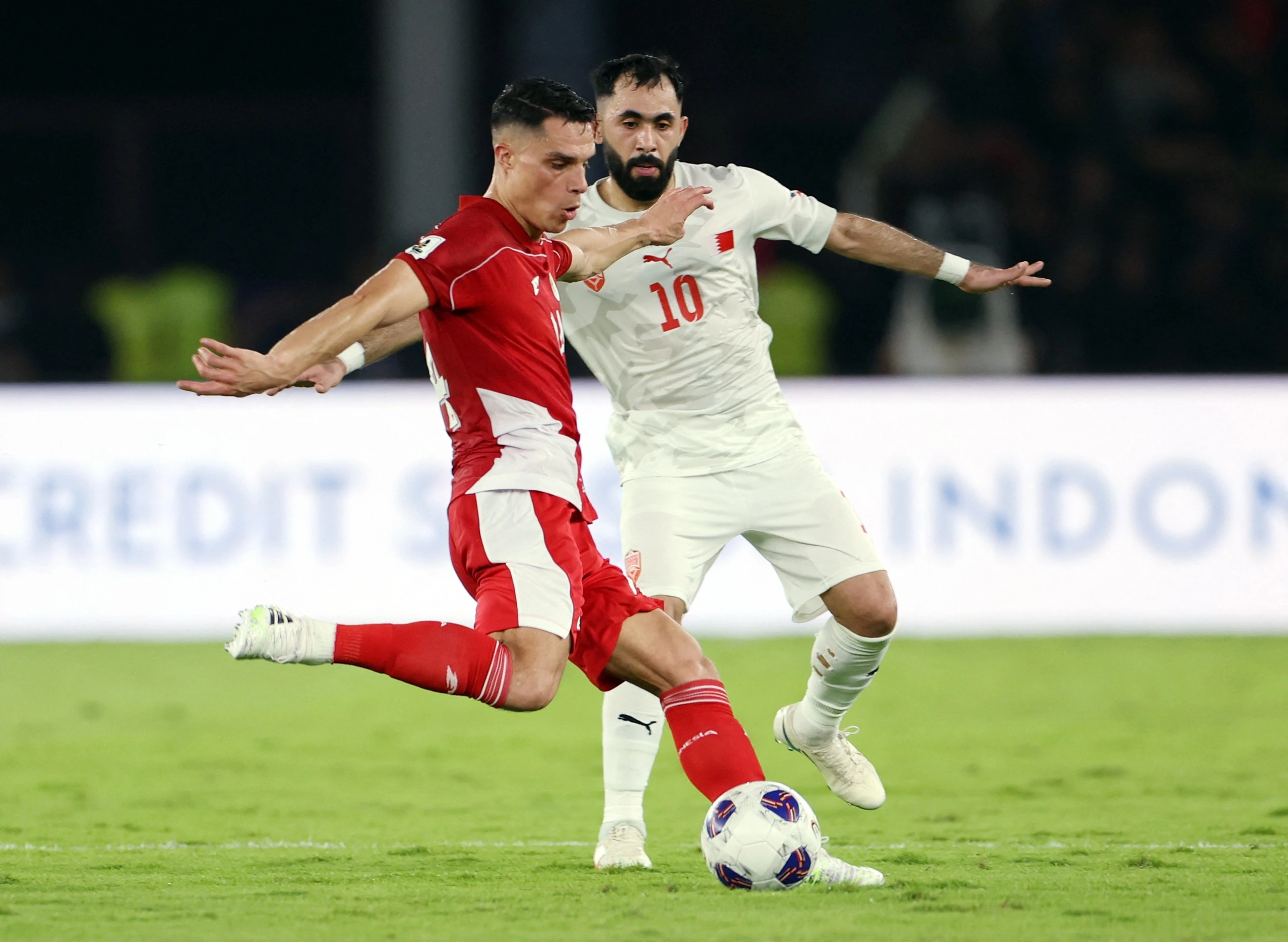 Đội tuyển Indonesia đánh bại Bahrain: HLV Kluivert tạo sốc, giấc mơ World Cup chưa bị chôn vùi Đội tuyển Indonesia đánh bại Bahrain: HLV Kluivert tạo sốc, giấc mơ World Cup chưa bị chôn vùi