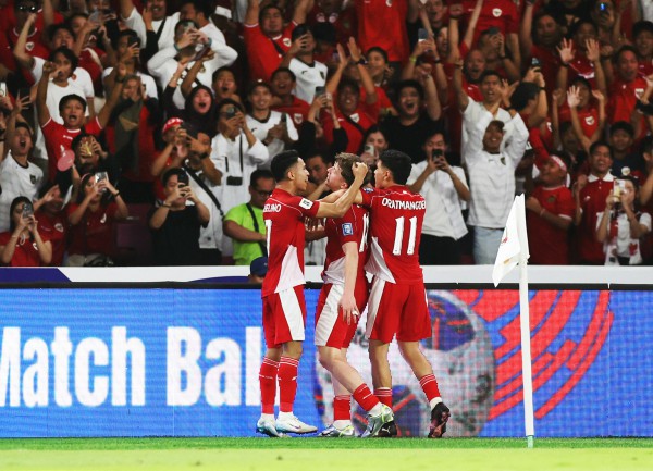 Đội tuyển Indonesia đánh bại Bahrain: HLV Kluivert tạo sốc, giấc mơ World Cup chưa bị chôn vùi Đội tuyển Indonesia đánh bại Bahrain: HLV Kluivert tạo sốc, giấc mơ World Cup chưa bị chôn vùi