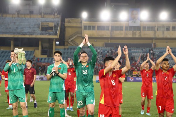 Đội tuyển Việt Nam rộng đường vào tốp 100 thế giới, đối thủ Trinidad & Tobago rớt đến 5 bậc