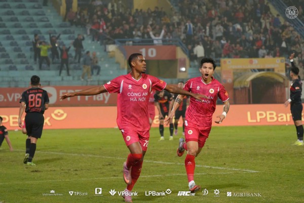 Bảng xếp hạng V-League mới nhất: CLB CAHN soán ngôi đầu của Ninh Bình cực ngoạn mục, HAGL thoát đáy