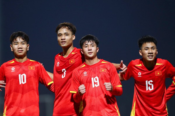 Bầu Hiển và Hà Nội FC - bền bỉ kiến tạo thế hệ kế thừa cho bóng đá Việt Nam