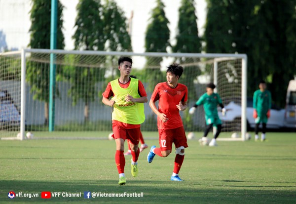 Bộ đôi Văn Khang, Văn Trường bắt nhịp nhanh với đội tuyển U19 Việt Nam