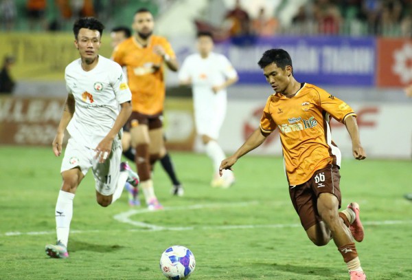 CLB Bình Định bất ngờ thắng HAGL: Nửa số đội V-League CLB Bình Định bất ngờ thắng HAGL: Nửa số đội V-League