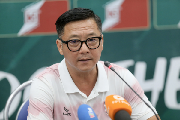 CLB Công an TP.HCM đăng ký HLV Lê Huỳnh Đức và chân sút Tiến Linh dự V-League