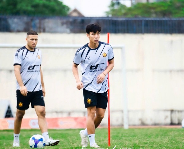 Các đội bóng làm gì khi V-League tạm dừng hơn 2 tháng?