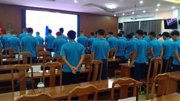 Các thầy và đồng nghiệp mặc niệm thương nhớ trọng tài Trần Đình Thịnh: Nơi Còi bạc từng thuộc về…