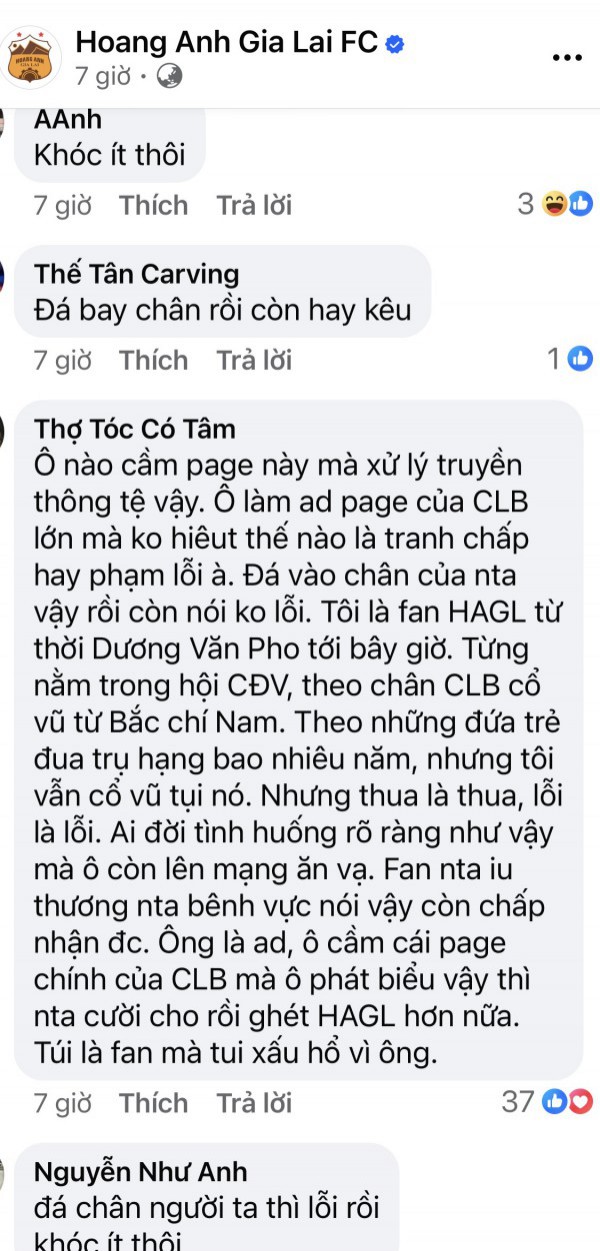 CĐV nhận định trọng tài đúng, bất bình với cách phản ứng của HAGL CĐV nhận định trọng tài đúng, bất bình với cách phản ứng của HAGL