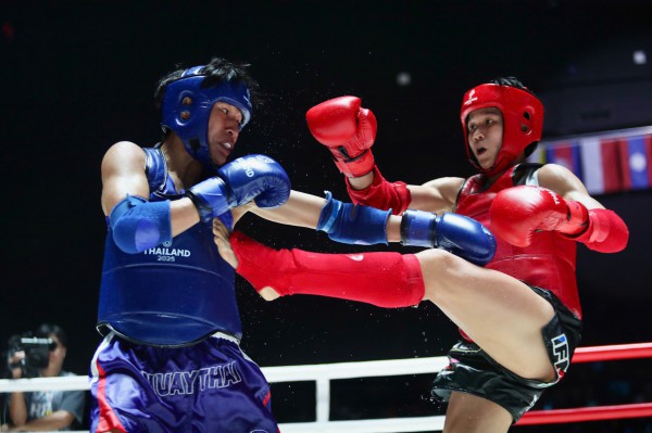 Chiến thuật đặc biệt giúp 2 võ sĩ muay Việt Nam đánh bại người Thái, lên đỉnh vinh quang!