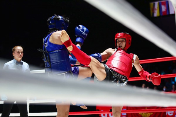 Chiến thuật đặc biệt giúp 2 võ sĩ muay Việt Nam đánh bại người Thái, lên đỉnh vinh quang!