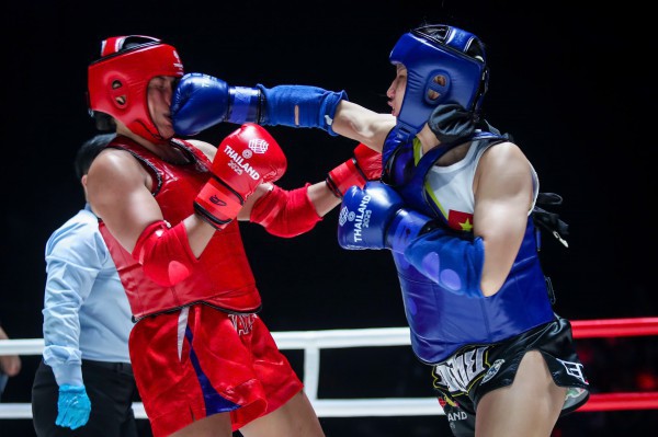 Chiến thuật đặc biệt giúp 2 võ sĩ muay Việt Nam đánh bại người Thái, lên đỉnh vinh quang!