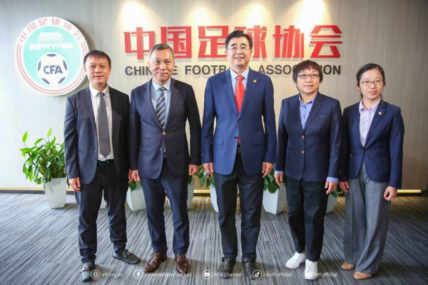 Chủ tịch VFF và CFA ký kết ghi nhớ hợp tác: Bóng đá Việt Nam, Trung Quốc cùng phát triển