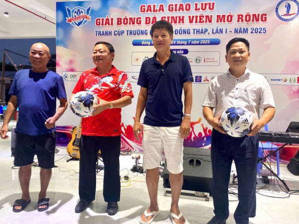 Công Nhậm lập hat-trick, Minh Công Nhậm lập hat-trick, Minh