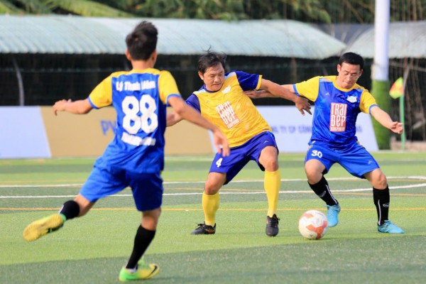 Công Nhậm lập hat-trick, Minh Công Nhậm lập hat-trick, Minh