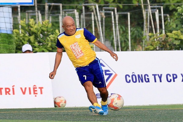 Công Nhậm lập hat-trick, Minh Công Nhậm lập hat-trick, Minh