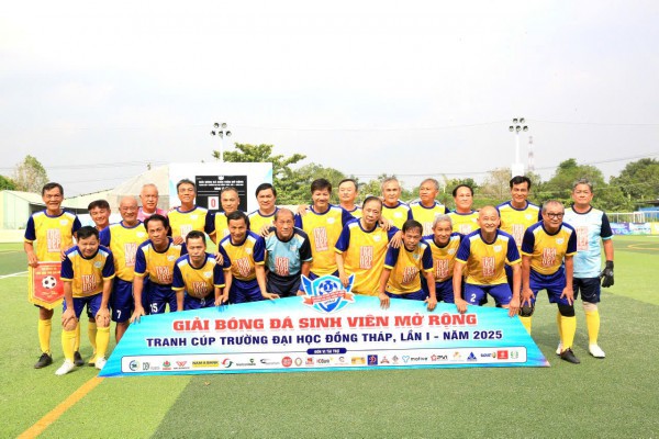 Công Nhậm lập hat-trick, Minh Công Nhậm lập hat-trick, Minh