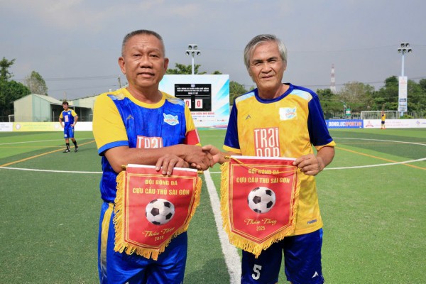 Công Nhậm lập hat-trick, Minh Công Nhậm lập hat-trick, Minh